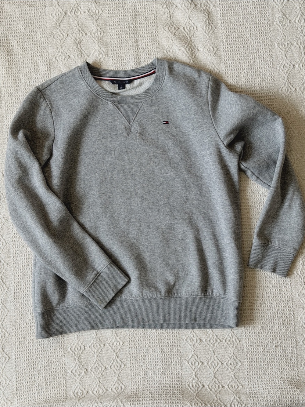 Kids Tommy Hilfiger Gray Crewneck Sweatshirt Size Medium Like New